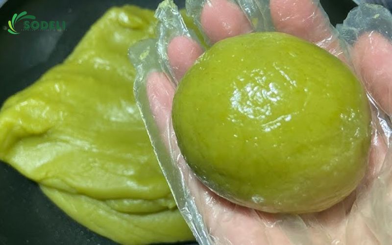 Công thức nhân bánh trung thu từ đậu xanh lá dứa