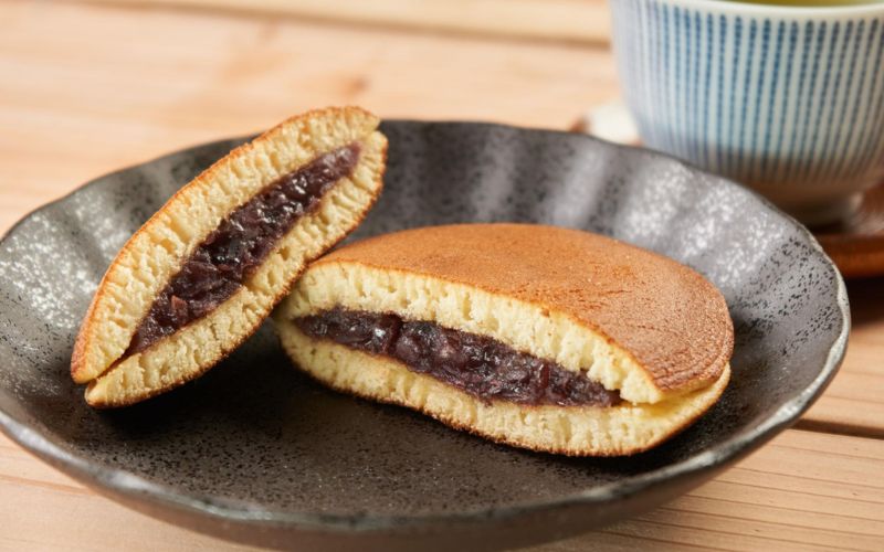 Bánh Dorayaki từ nhân đậu đỏ