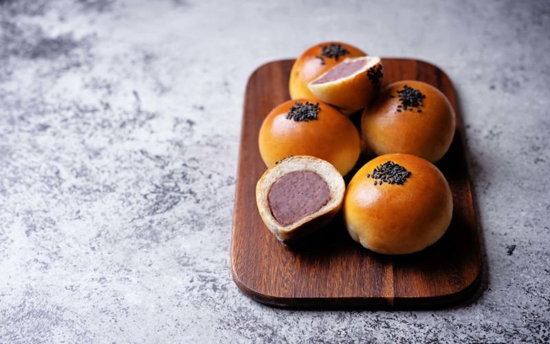 Bánh mì ngọt nhân đậu đỏ